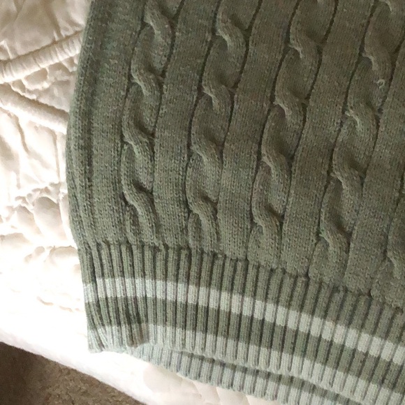 Brandy Melville 100% cotton cable knit vest in sage green with lighter stripe - Picture 3 of 7